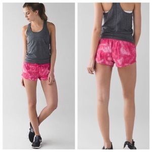 Lululemon Hotty Hot Short - Pink/White - 4